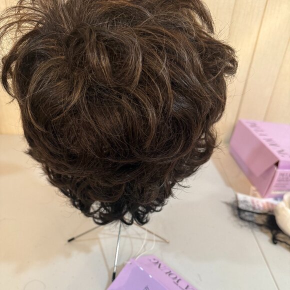 Paula Young Wig A5036 W/L Color Me Beautiful Color SF6/11 Brunette sizeA BNIB - Picture 4 of 11